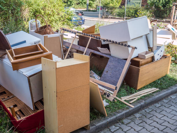 Best Garage Cleanout Services  in Santa Venetia, CA